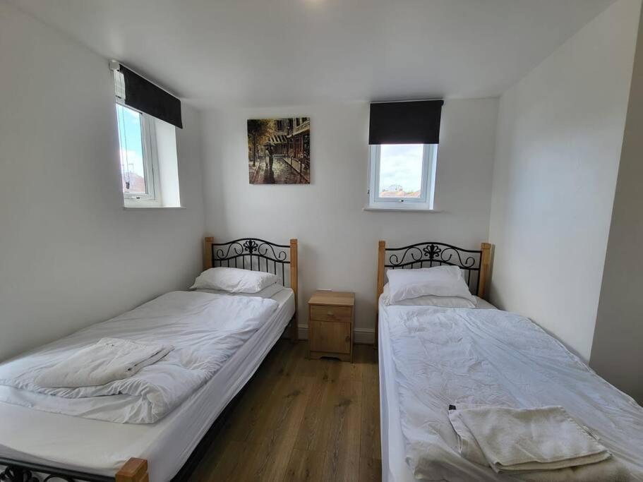 Serene 1 Bedroom, 3 Single Beds Bristol Exteriér fotografie